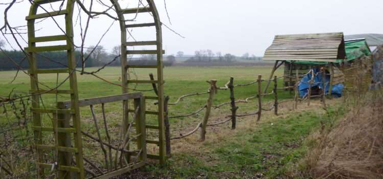 Post and rail fence Ling’s Meadow style Post and rail fence Ling’s Meadow style